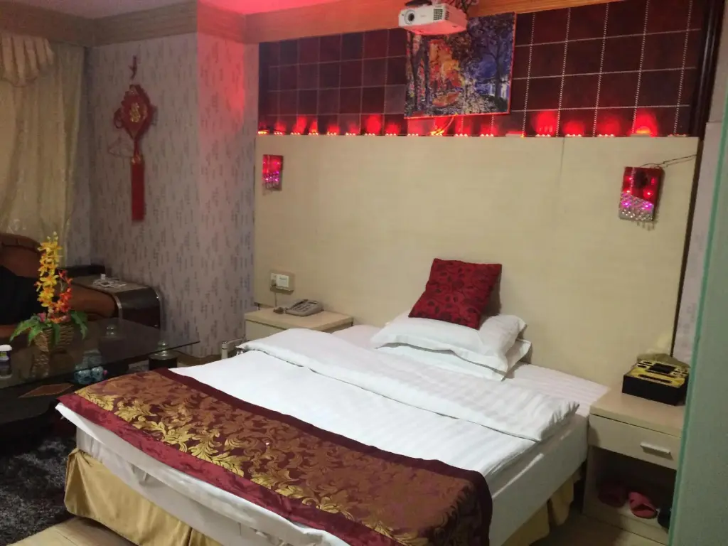 Гуанчжоу: Jiutian Hotel (Baixin Plaza, Baiyun Railway Station, Guangzhou)