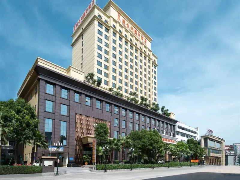 Дунгуань: Vienna International Hotel (Dongguan Changping Tian'ehu Road)