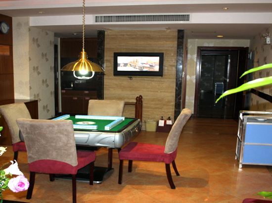 Дунгуань: Vienna International Hotel (Dongguan Changping Tian'ehu Road)