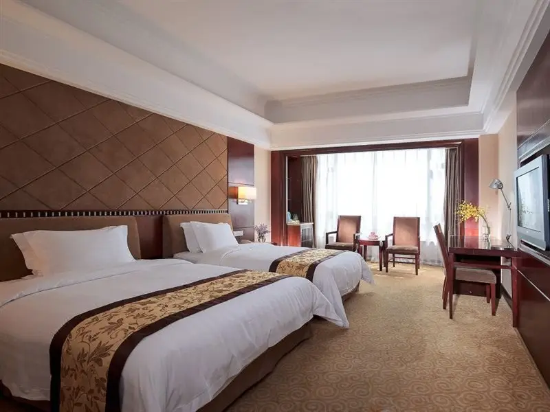 Дунгуань: Vienna International Hotel (Dongguan Changping Tian'ehu Road)