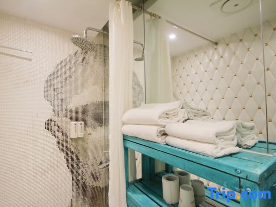 Шанхай: Shanghai Yaya Light Luxury Hotel (Hongkou Football Stadium)