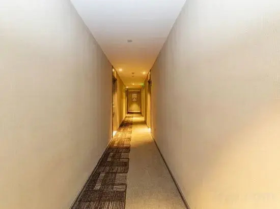 Шанхай: Shanghai Yaya Light Luxury Hotel (Hongkou Football Stadium)