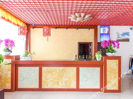 Кандин: Xinduqiao Xiangyun Hotel