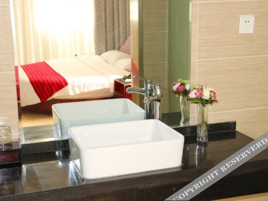 Ухань: Provence Garden Hotel (Wuhan Optics Valley Plaza)