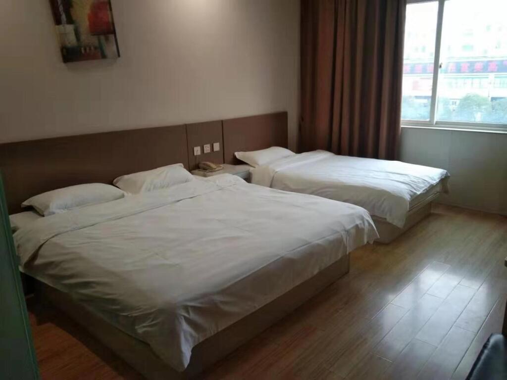 Тайчжоу: Thank Inn Plus Hotel Taizhou Jiangyan Bus Terminal
