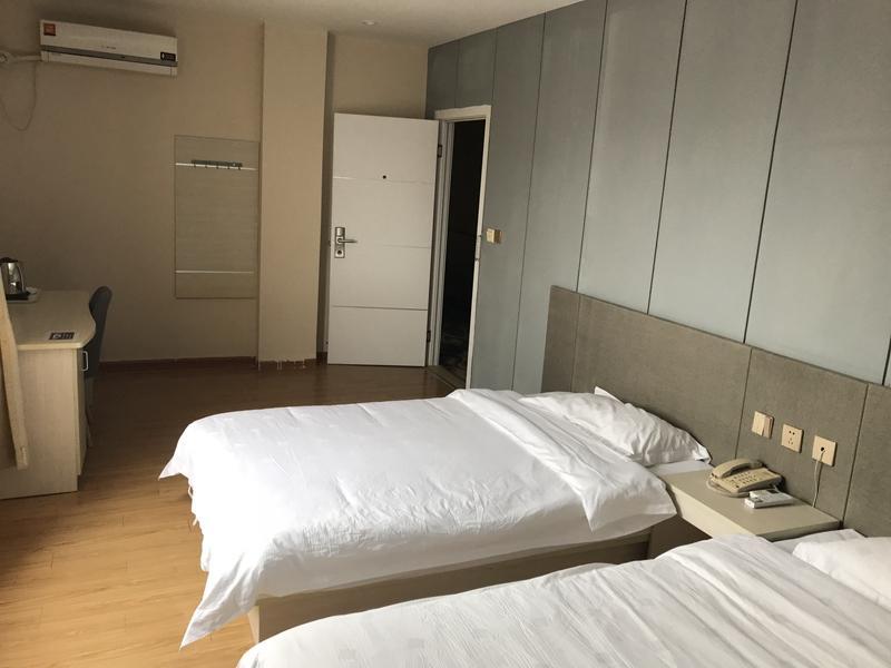 Тайчжоу: Thank Inn Plus Hotel Taizhou Jiangyan Bus Terminal