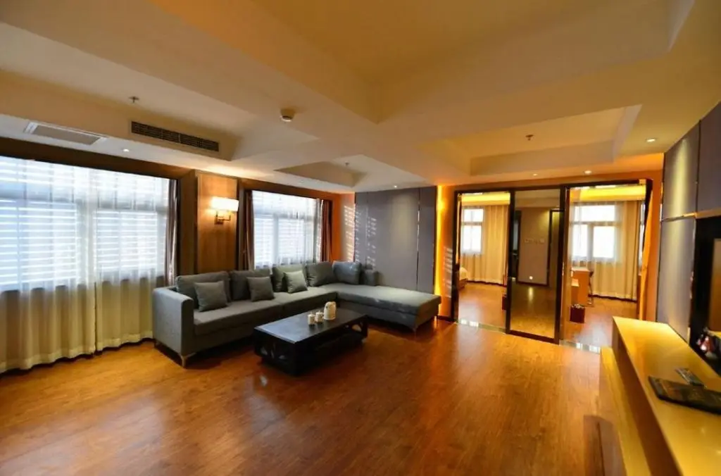 Jinshi Building Hotel — фото 1