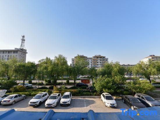 Хеби: Seven o'clock Sunshine E-sports Hotel (Hebi Xinghe Street Yulong Shopping Center)