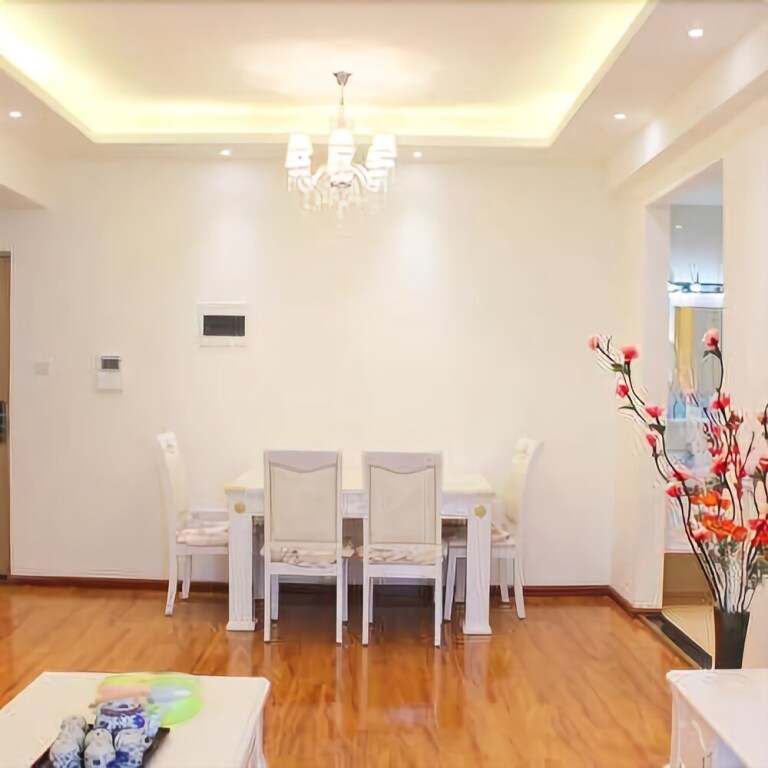 Чэнду: Chengdu Small Apple Thene Hotle