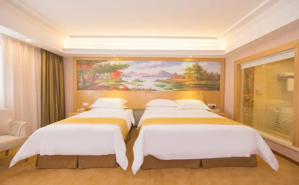 Гуанчжоу: Vienna Hotel Guangzhou Panyu Changlong Jinjiang Avenue