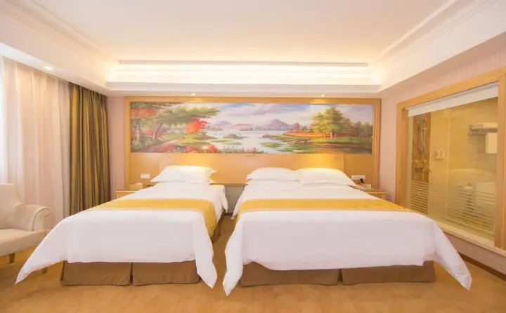 Гуанчжоу: Vienna Hotel Guangzhou Panyu Changlong Jinjiang Avenue