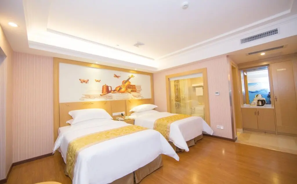 Гуанчжоу: Vienna Hotel Guangzhou Panyu Changlong Jinjiang Avenue