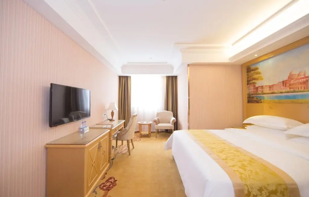 Гуанчжоу: Vienna Hotel Guangzhou Panyu Changlong Jinjiang Avenue