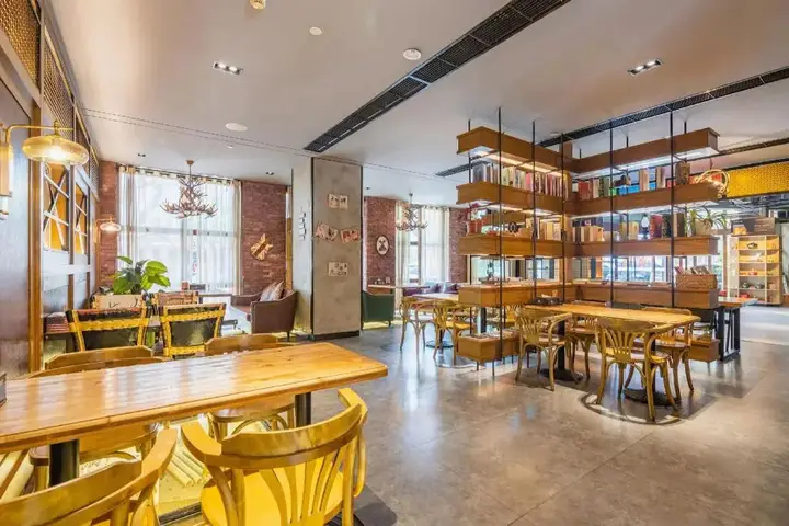 Чунцин: James Joyce Coffetel Chongqing Huangnibang Subway Station