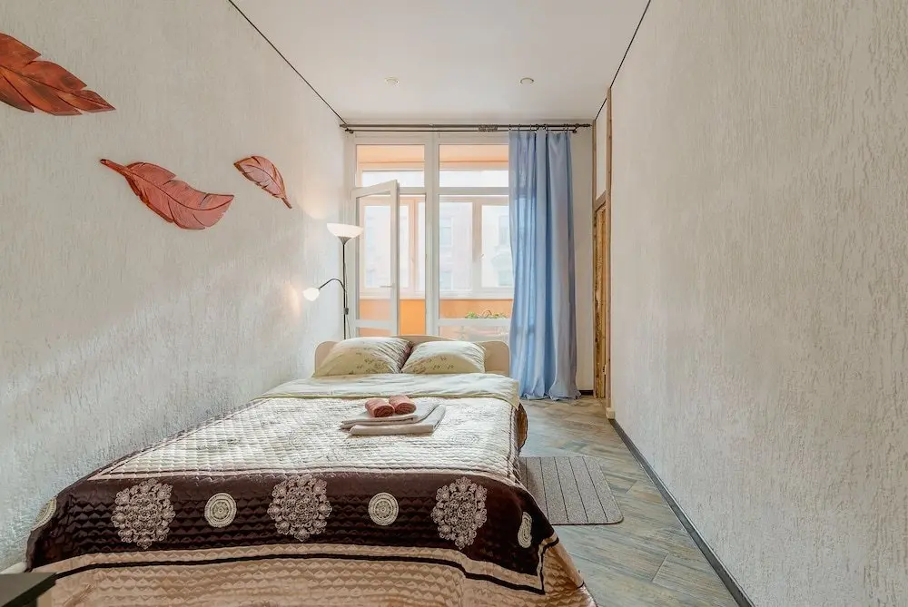 Санкт-Петербург: 2 Bedroom Apartment on Nevsky 135