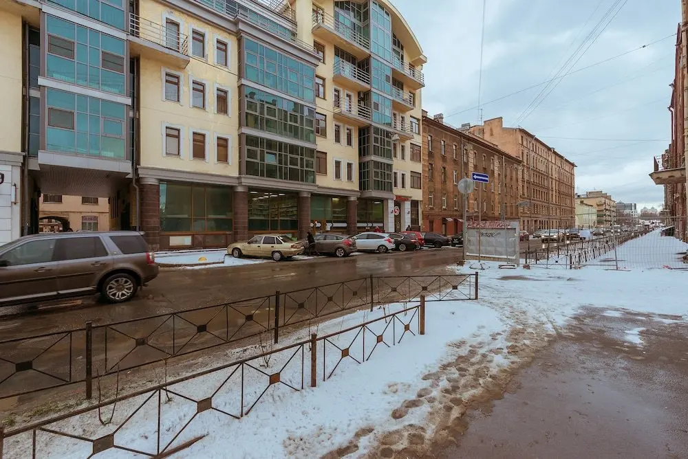 Санкт-Петербург: 2 Bedroom Apartment on Nevsky 135
