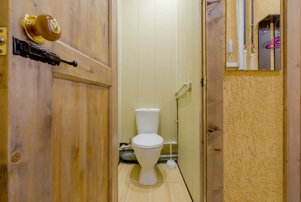 Санкт-Петербург: 2 Bedroom Apartment on Nevsky 135