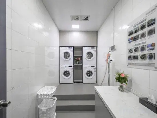 Шанхай: Homeinn Selected Hotel (Shanghai Luheng Road Subway Station)