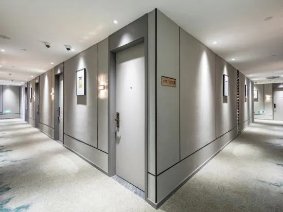 Шанхай: Homeinn Selected Hotel (Shanghai Luheng Road Subway Station)