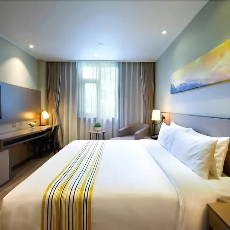 Сиань: Home Inn Plus
