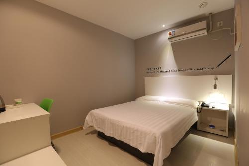 Шанхай: Motel Shanghai Xinchuan Road