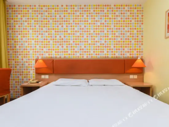 Шанхай: Home Inn (Shanghai New International Expo Center Yuqiao Metro Station)