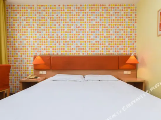Шанхай: Home Inn (Shanghai New International Expo Center Yuqiao Metro Station)