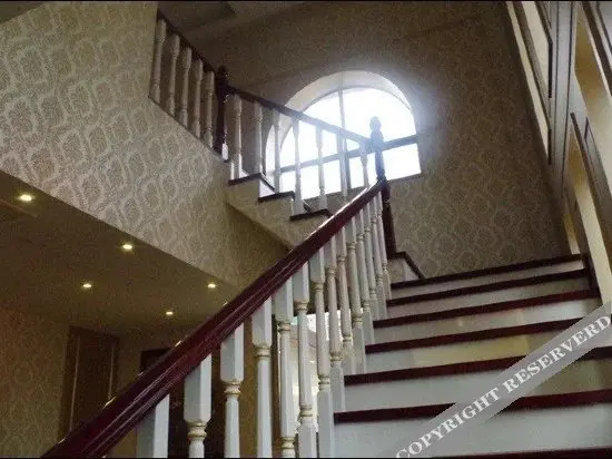 Цзуньи: Shijia Hotel