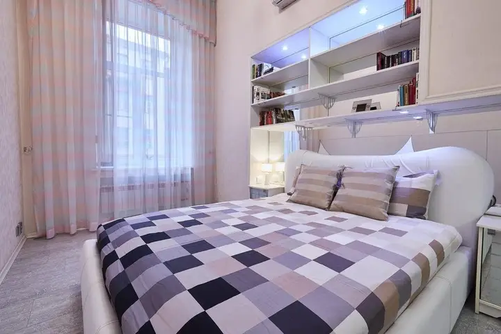 Санкт-Петербург: Center City Flats near Nevsky