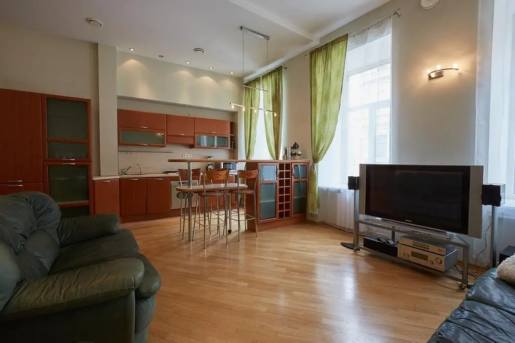 Санкт-Петербург: Center City Flats near Nevsky