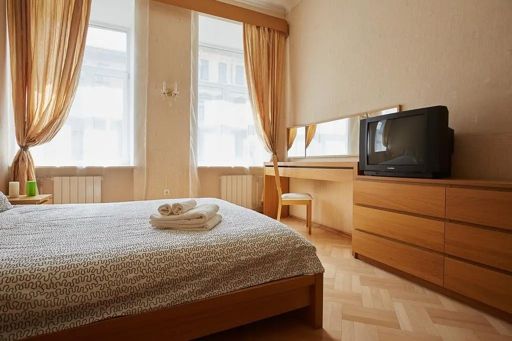 Санкт-Петербург: Center City Flats near Nevsky