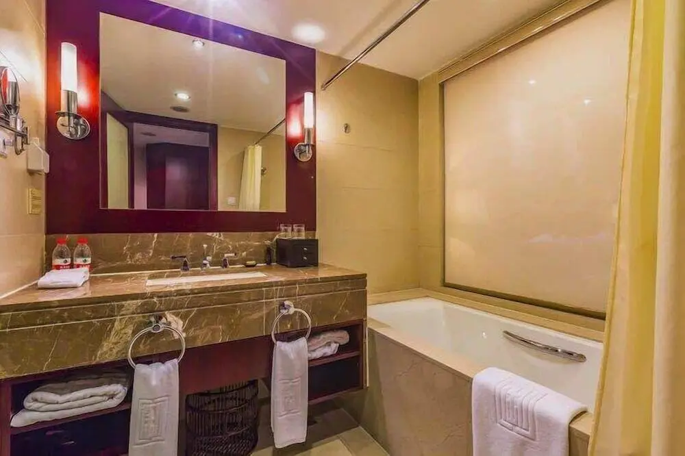 Нанкин: Nanjing Greenland Yuhao Hot Spring Hotel