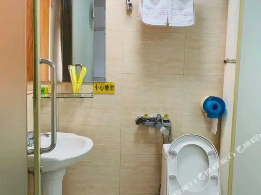 Шэньчжэнь: Huayue Hotel (Longhua Dalang)