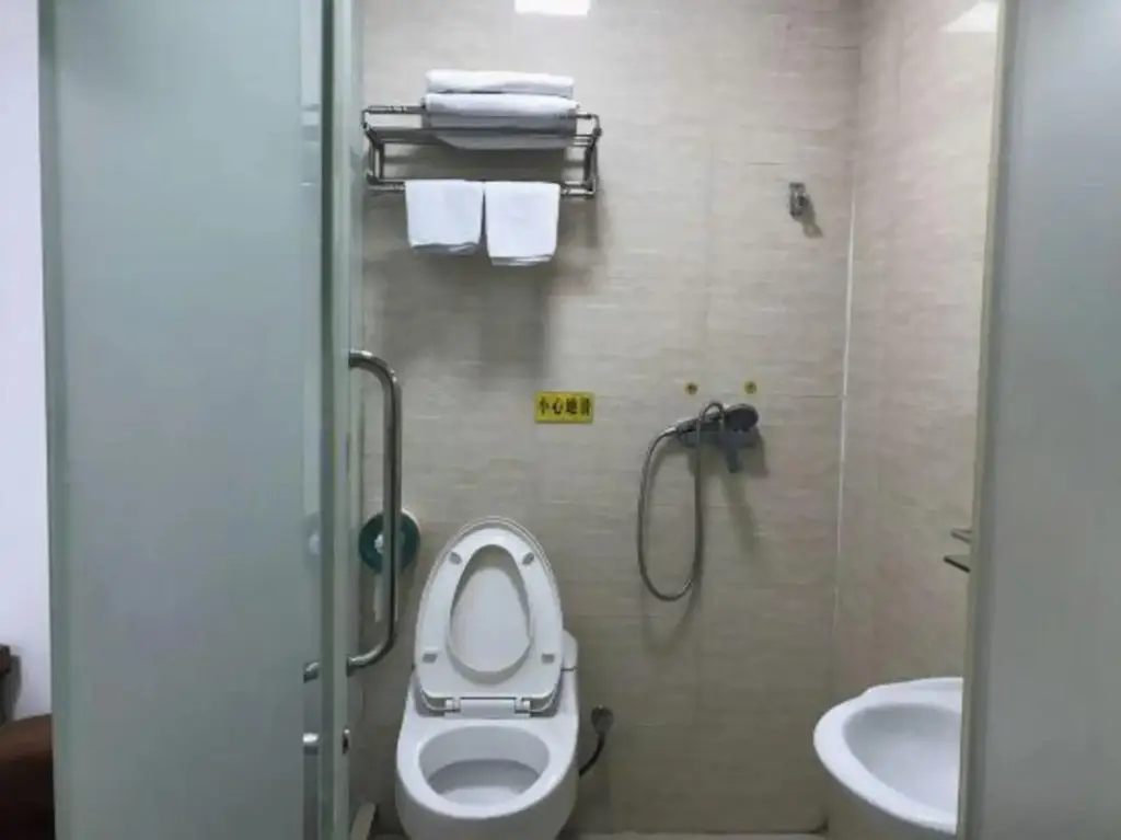 Шэньчжэнь: Huayue Hotel (Longhua Dalang)
