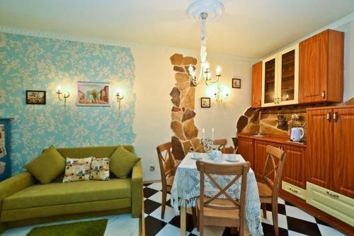 Санкт-Петербург: Studio on Zhukovskogo 6