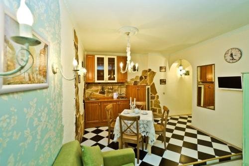 Санкт-Петербург: Studio on Zhukovskogo 6