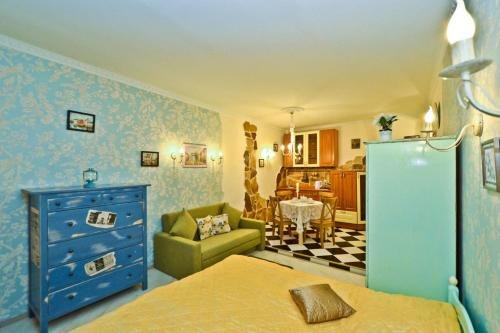 Санкт-Петербург: Studio on Zhukovskogo 6