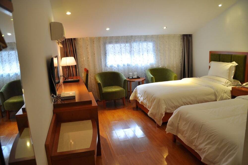 Мую: Wuyue Scenic Area Hotel Shennongjia