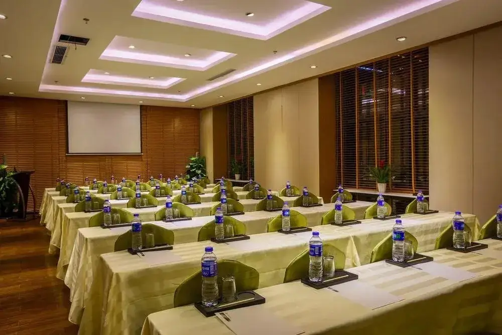 Наньтун: Nangtong Scholars Xing Lake