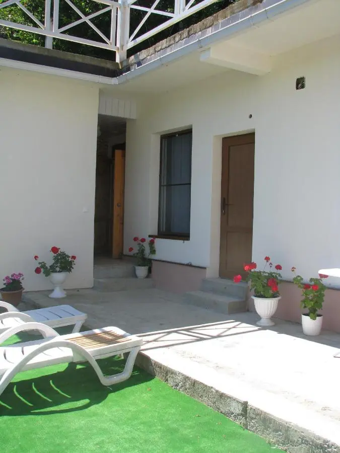 Сочи: Guest house berendei2000