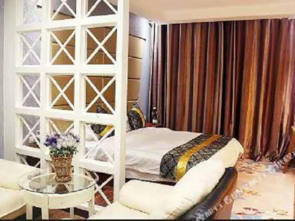 Лупаньшуй: Liupanshui Mangu Huanggong Thai style Hotel (Railway Station Store)