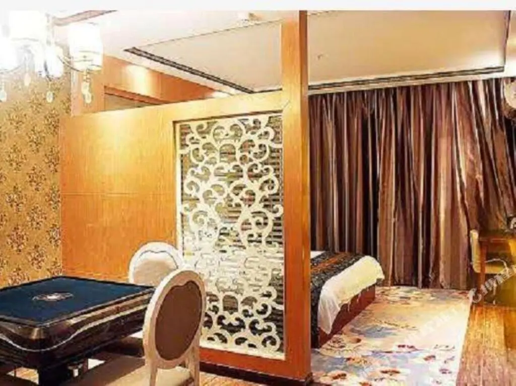 Лупаньшуй: Liupanshui Mangu Huanggong Thai style Hotel (Railway Station Store)