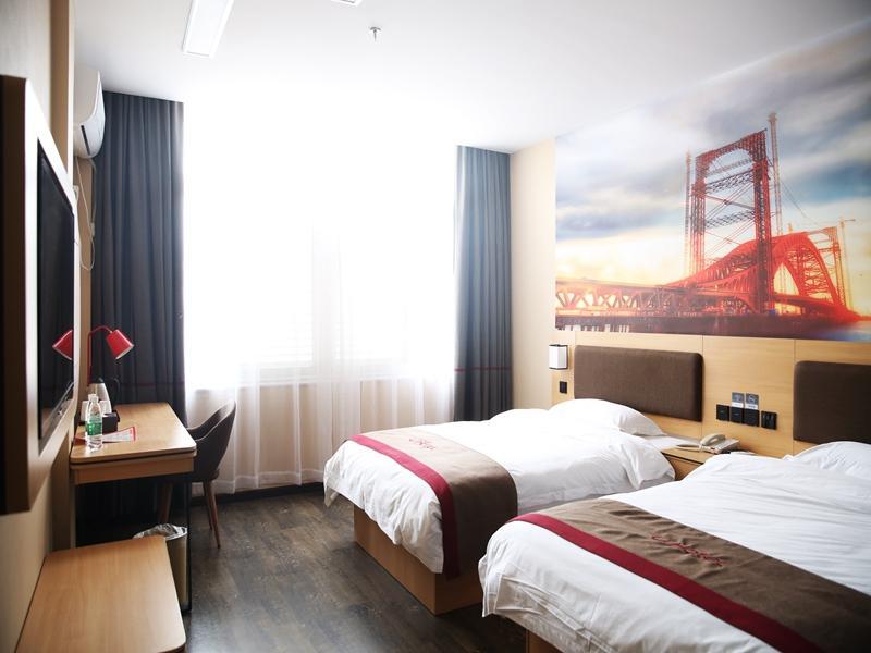 Хуанган: Thank Inn Plus Hotel Hubei Huanggang Macheng South Railway Station
