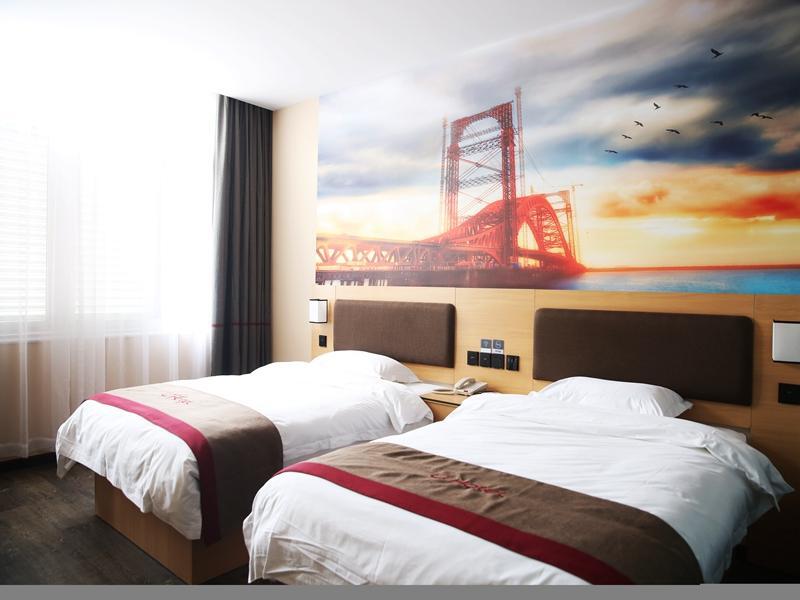 Хуанган: Thank Inn Plus Hotel Hubei Huanggang Macheng South Railway Station