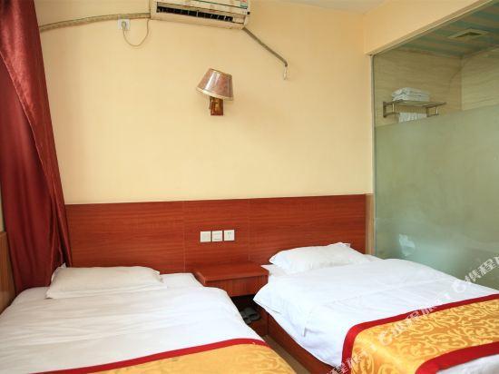 Чэнду: 99 Chain Hotel Chengdu Jinfu Road