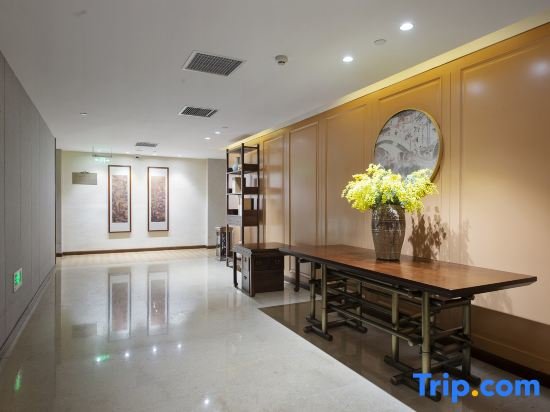Кайфын: Qingming Shanghe Garden Inn