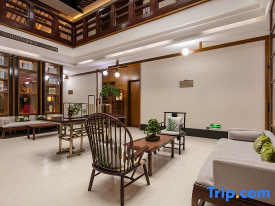 Кайфын: Qingming Shanghe Garden Inn