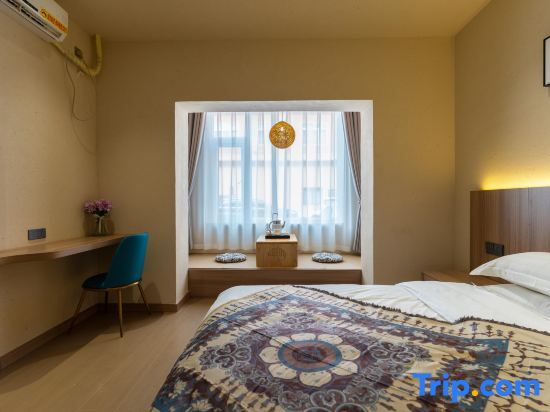 Цзюцюань: Hongxin Business Hotel