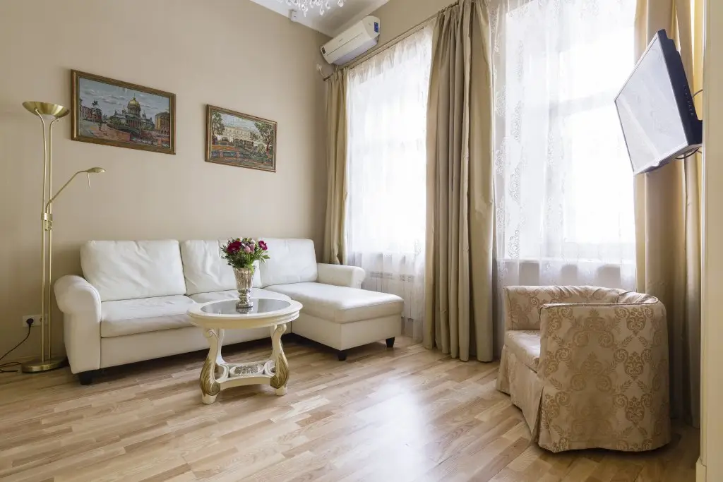 Санкт-Петербург: Апартаменты Life Inn near Hermitage