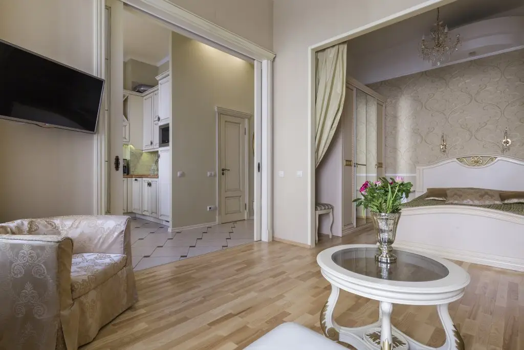 Санкт-Петербург: Апартаменты Life Inn near Hermitage